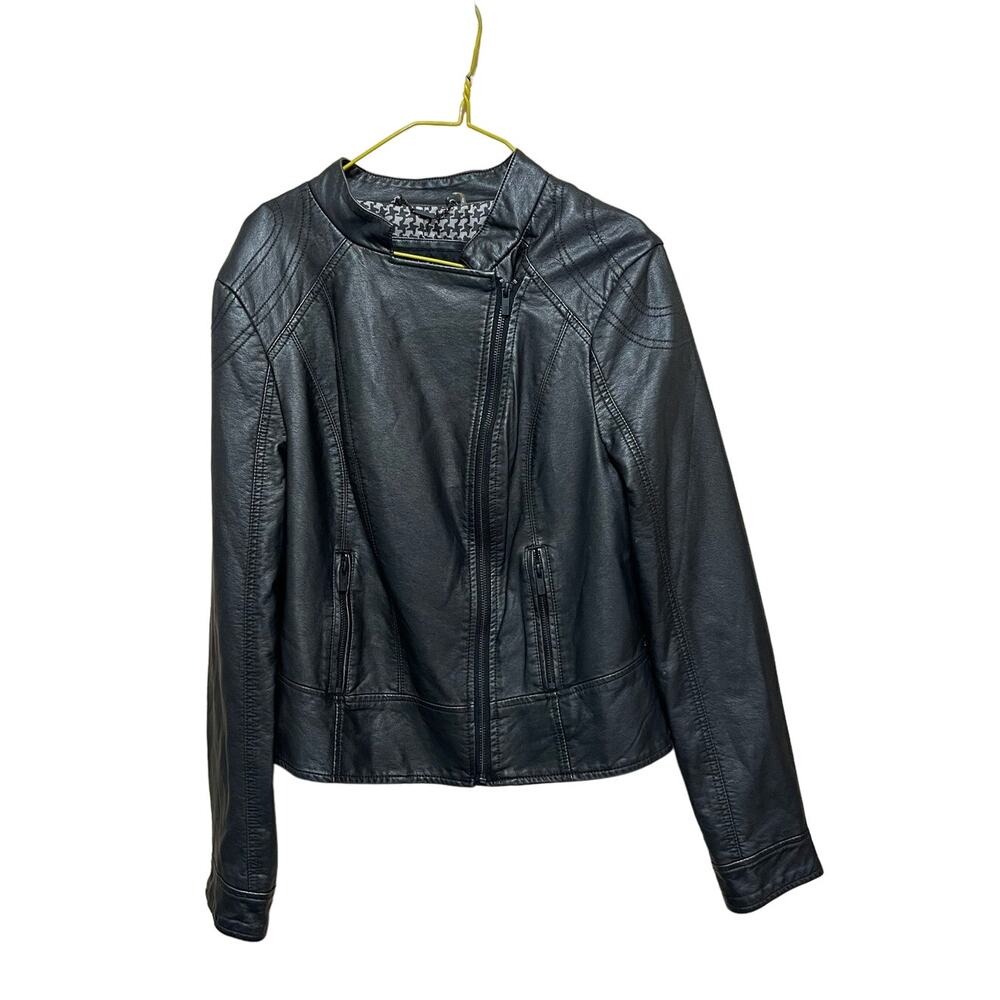 BLACK RIVET FAUX VEGAN LEATHER MOTO BIKER JACKET BLACK ASYMMETRICAL FRONT‎ ZIP L